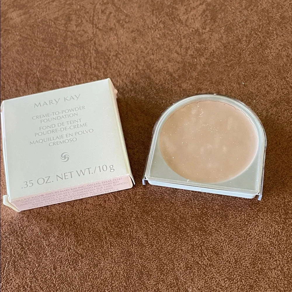 Mary Kay Discontinued Creme-to-Powder Foundation - Ivory 0.5 New in Box - Picture 1 of 2